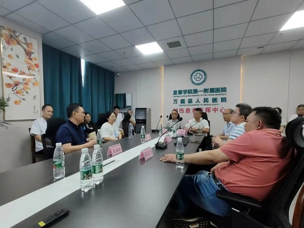 “三比三争”践行动|南昌大学第一附属医院肿瘤防治中心专家团队来我院开展“放射治疗相关知识”讲座及查房活动
