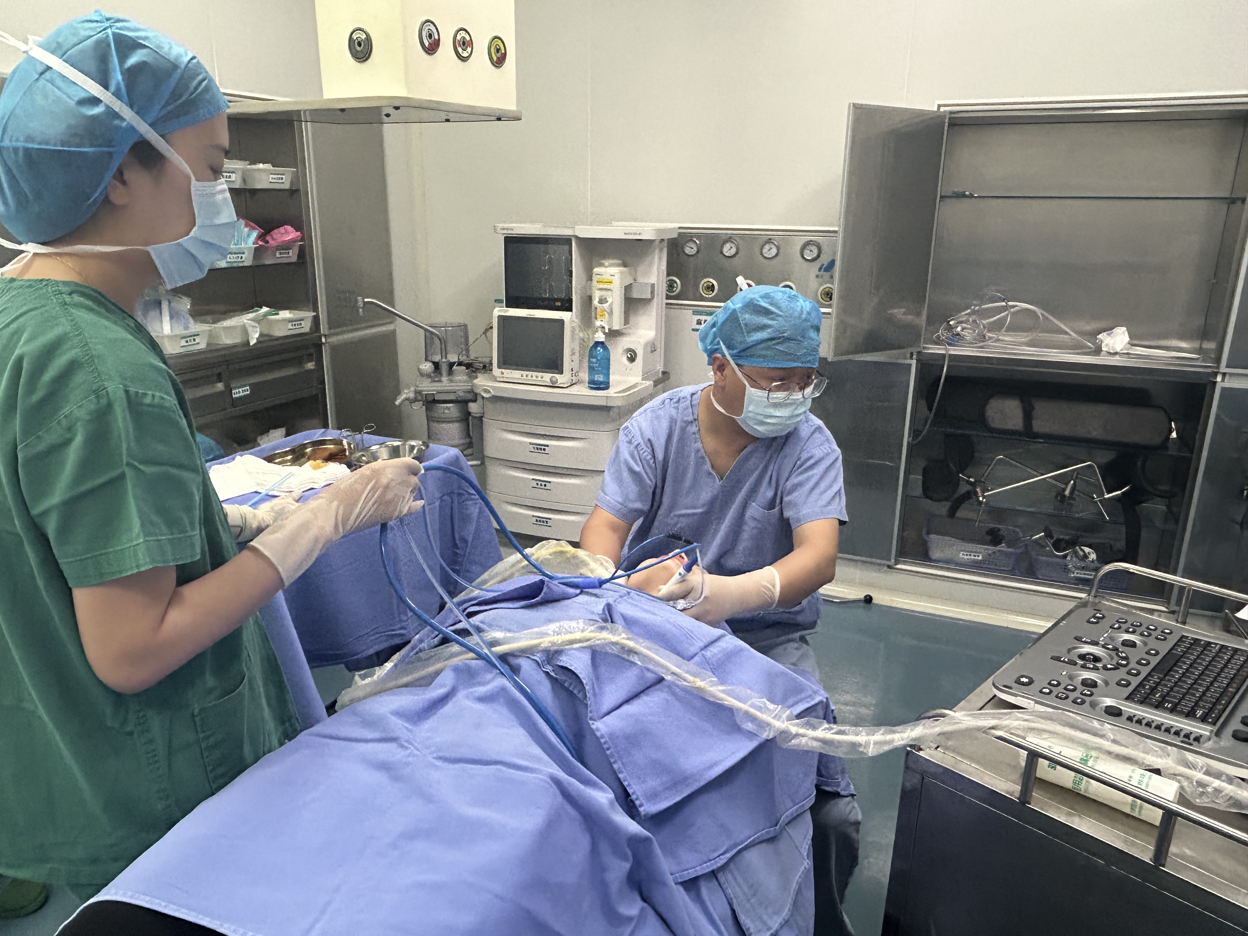 我院开展2024年“关爱甲状腺健康·让生活更加美好”义诊活动